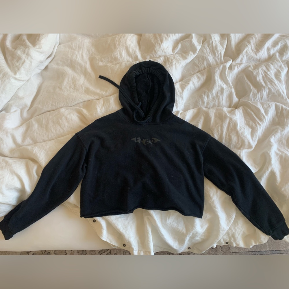 Fleo Bat Hoodie Crop
